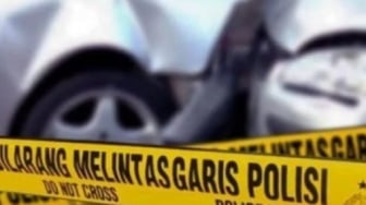 Ngeri! Keluar Tol Parungkuda Langsung Oleng, Toyota Calya Terguling Hantam Dua Mobil