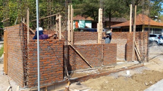 Petugas TPR Pantai Bantul Merana: Tenda Bocor, Panas Terik, Hingga Risiko Kecelakaan