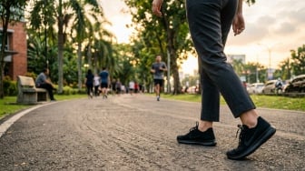 5 Alasan Tren 'Slow Living Run' Kini Bikin Banyak Orang Lebih Suka Lari Santai di Taman Kota
